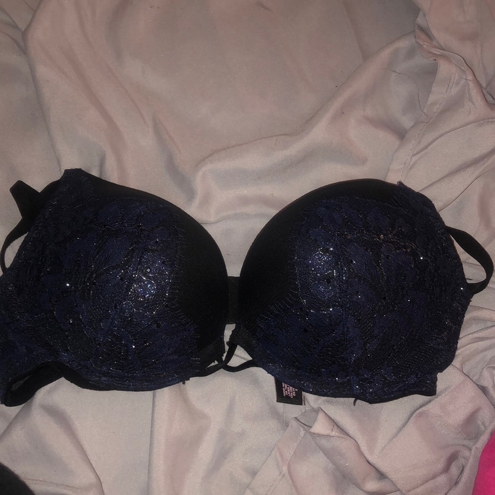 Victoria secret bombshell bra. Size 30A
